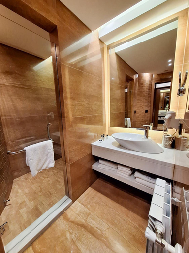 Bathroom 5, Monte Cassino, Kasrouane