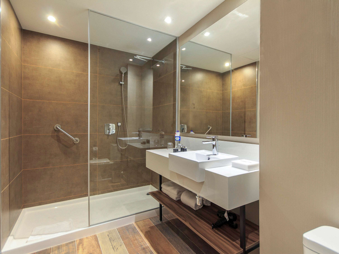 Bathroom 5, Novotel Medellin El Tesoro, Medellín