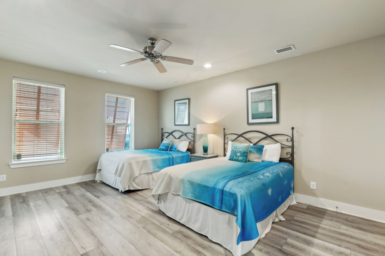 Bedroom 3, Bottlenose Beach House, Baldwin