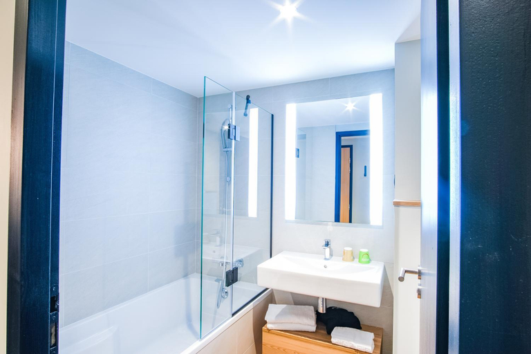 Bathroom 4, ibis Styles Albertville (Opening June 2021), Savoie