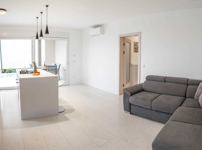 Others 5, Spacious Povljana Apartment With Sea View and Terrace, Povljane
