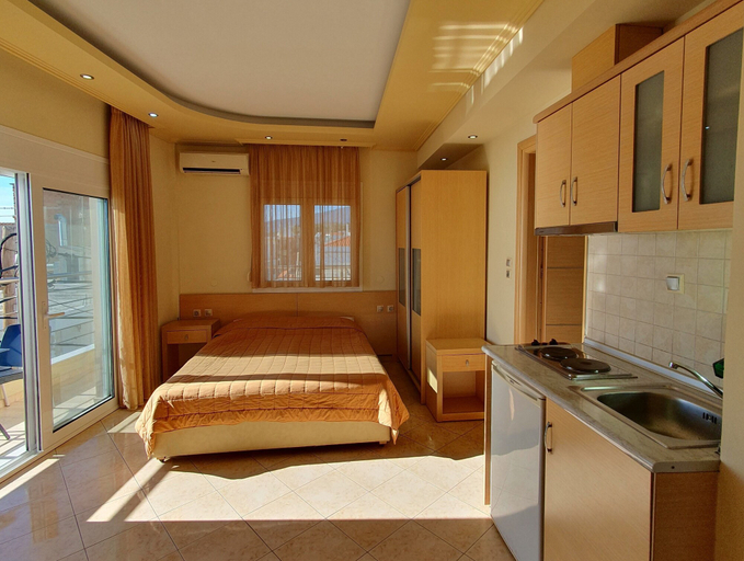 Others 4, SeaView studios, East Macedonia and Thrace