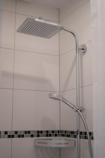Bathroom 4