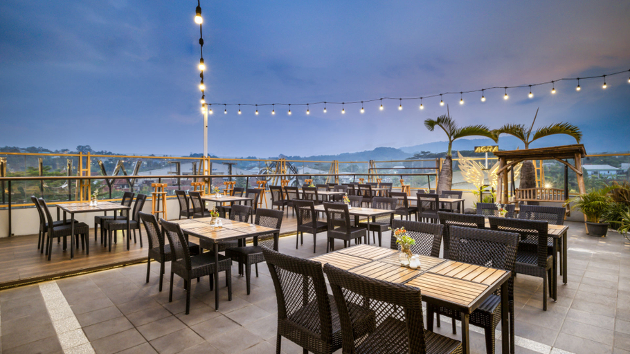 The Wujil Resort and Conventions Semarang - Food & Drinks