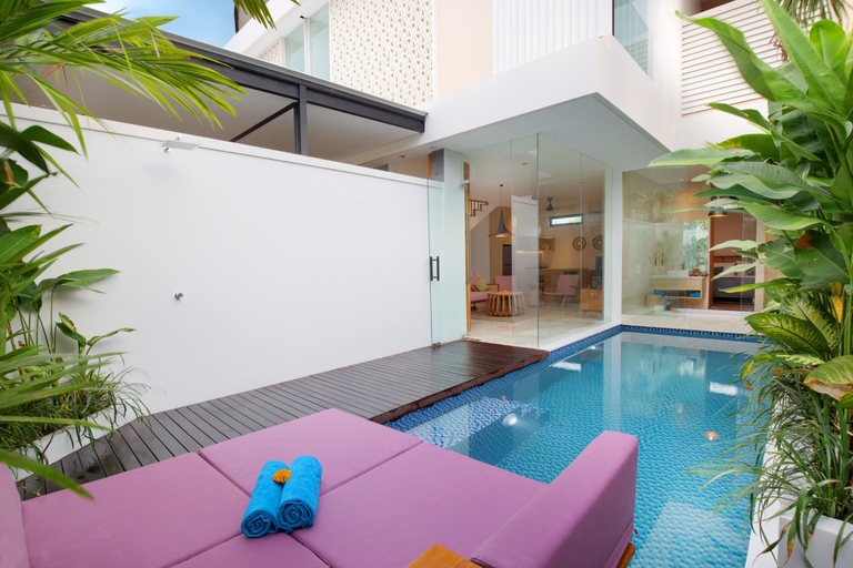 Swimming Pool 13