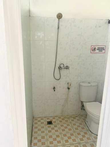 Bathroom 5, Bali Paranes, Badung