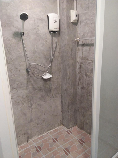 Bathroom 13