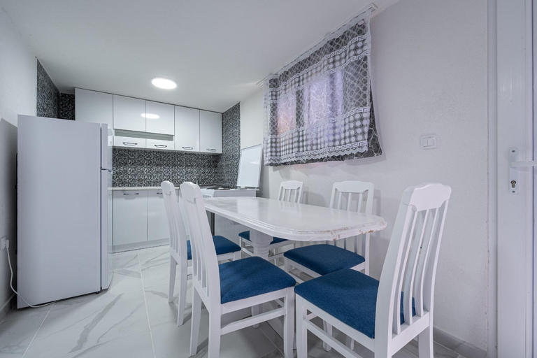 Kitchen 2, Stojkovic Family Apartments