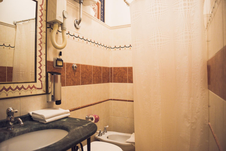 Bathroom 4, Hotel Robinson, Rome