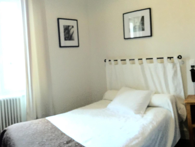 Bedroom, Hotel Restaurant Les Touristes, Ardèche