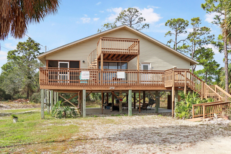 Exterior & Views 1, Blue Moon Cottage, Gulf