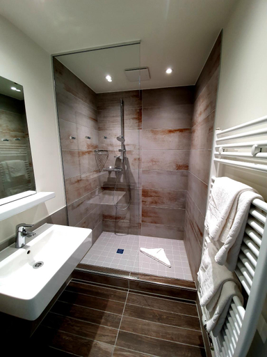Bathroom 4, Jugendherberge Gemund Vogelsang, Euskirchen