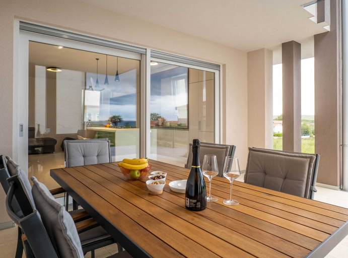 Others 4, Spacious Povljana Apartment With Sea View and Terrace, Povljane