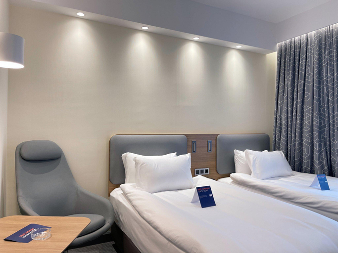 Bedroom 30