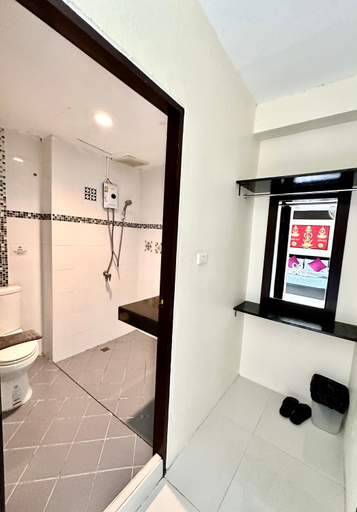 Bathroom 12