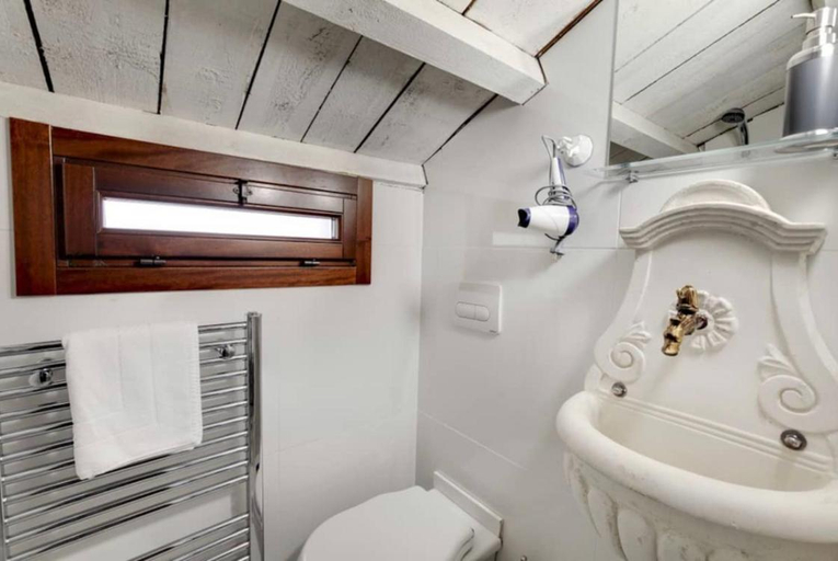 Bathroom 2, Venice traditional home with terrace, Venezia