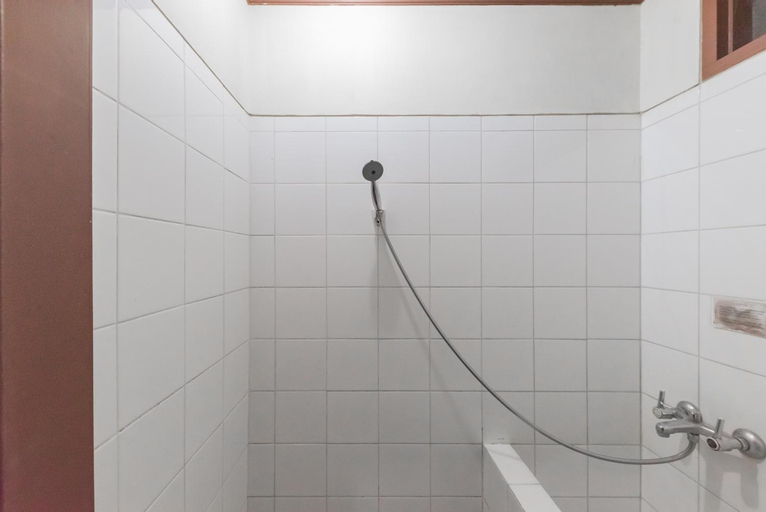 Bathroom 11