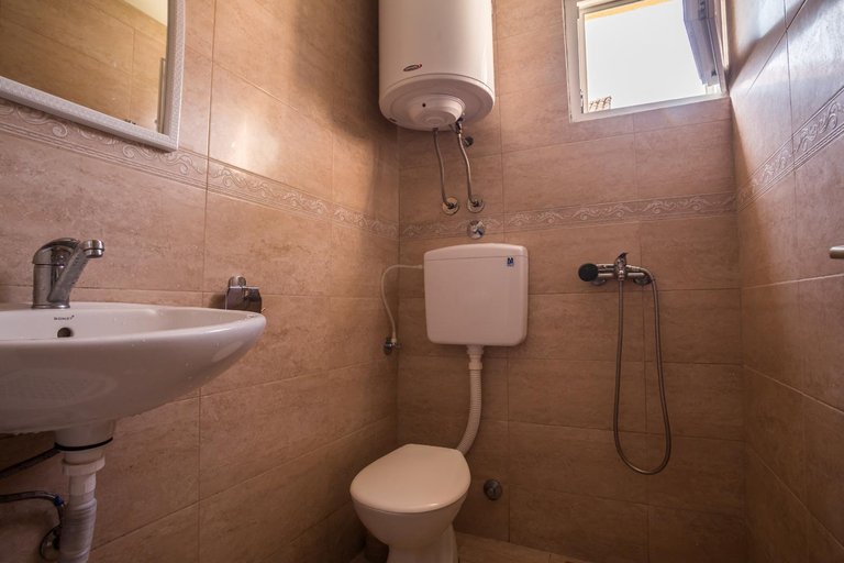 Shower, Stojkovic Family Apartments