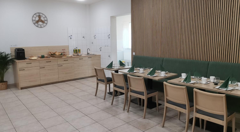 Food & Drinks 4, Gastehaus Hebalm - Alleinnutzung bis 50 Personen, 900 m2, Voitsberg