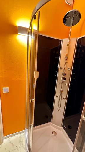 Bathroom 9