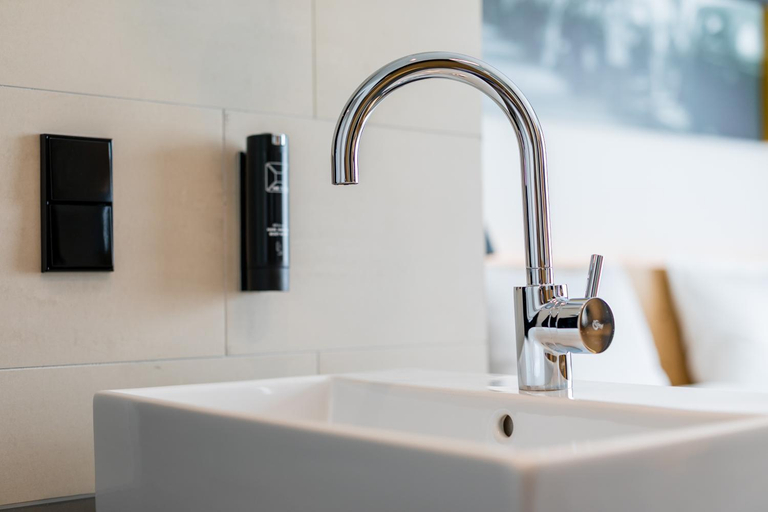 Bathroom 10