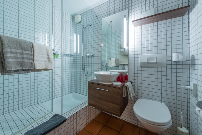 Bathroom 3, Hotel Glocke, Goms