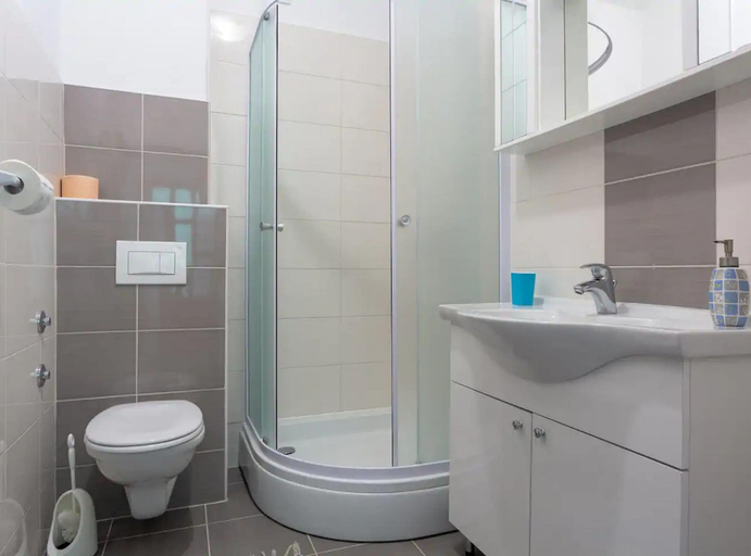 Bathroom 3, Sunny Escape Holiday Home Dicmo With Pool and Gym, Dicmo