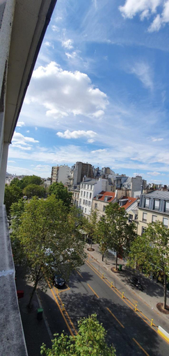 Others 3, Hotel Des Pyrenees, Paris