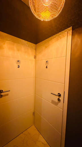 Bathroom 25