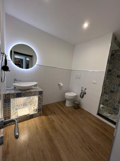 Bathroom 3, Bibike, Catania