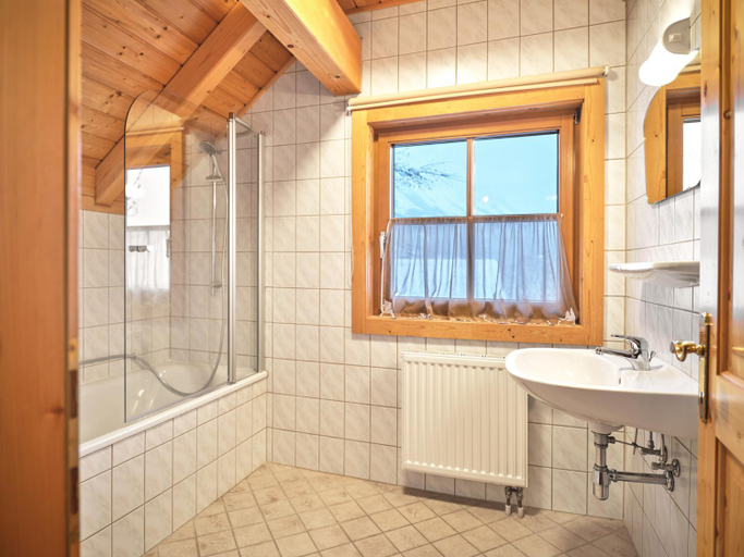 Bathroom 3, Alpengluck Chalet Schladming - Dachstein by AA Holiday Homes, Liezen
