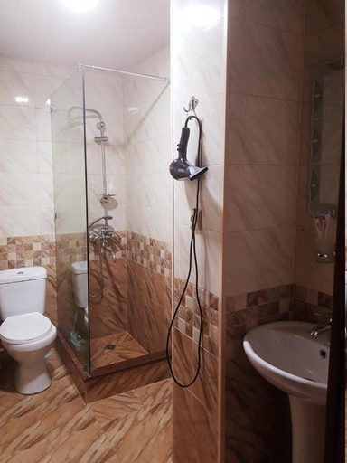 Bathroom 3, B&B Europa Hotel, Tskaltubo