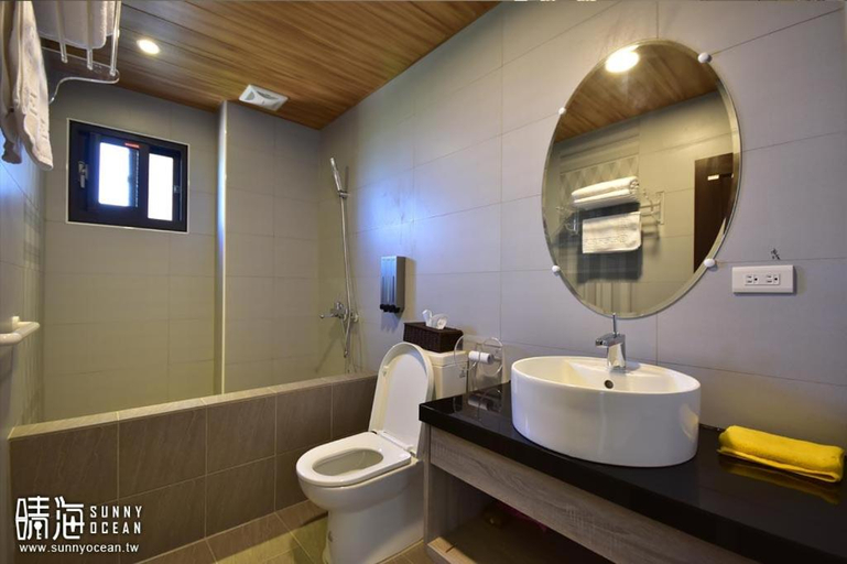 Bathroom 3, Sunny Ocean B&B, Pingtung