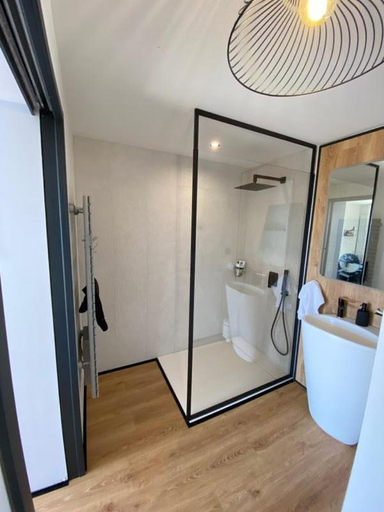 Bathroom, Katsoleil, Hautes-Alpes