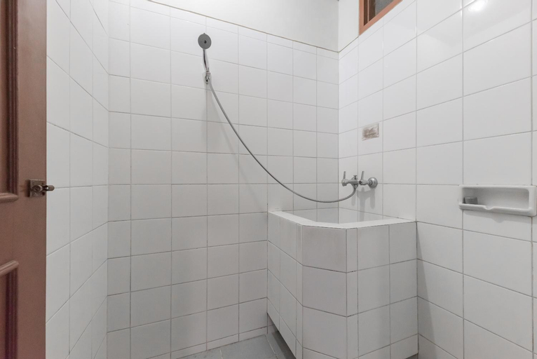Bathroom 9