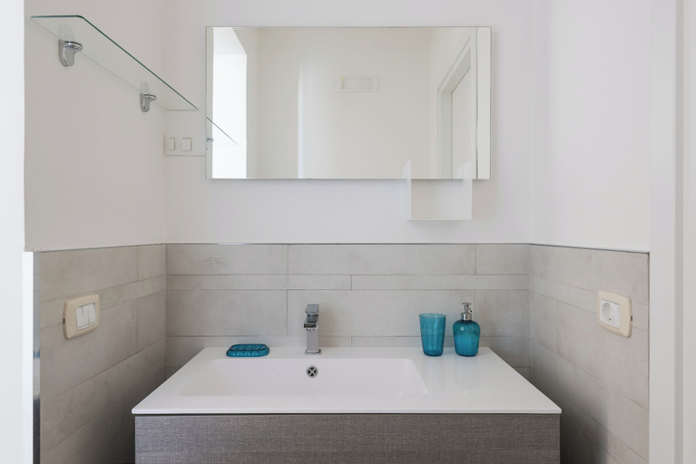 Bathroom 3, Darsena Apartments by Wonderful Italy, Syracuse