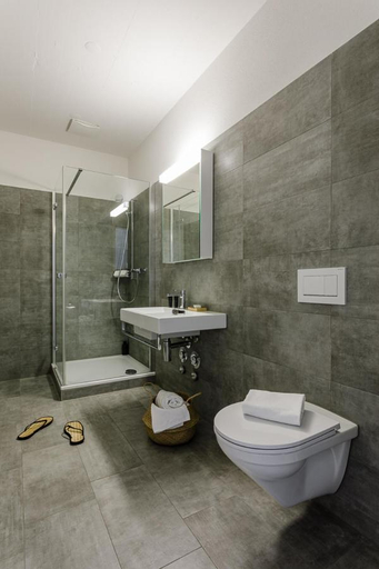 Bathroom 9