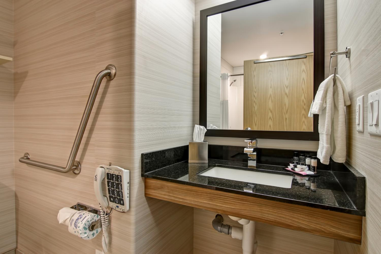 Bathroom 2, Canalta St.Paul, Division No. 12
