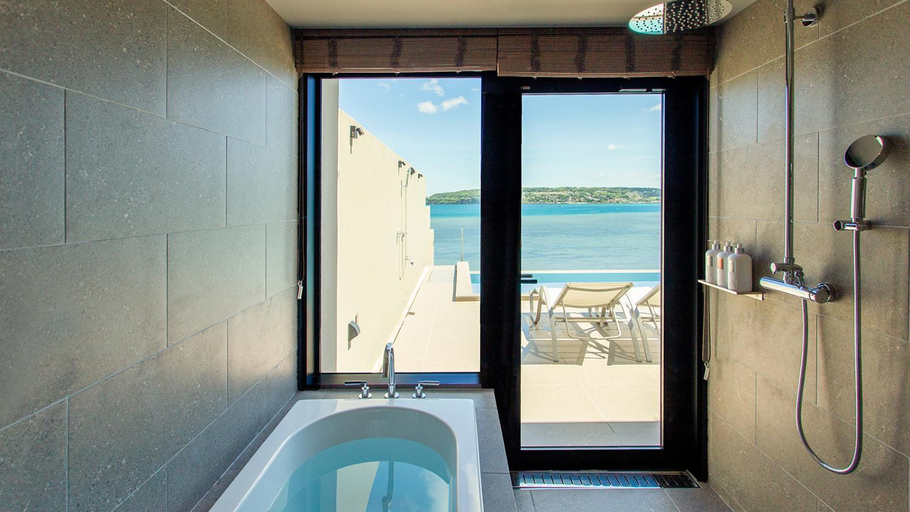 Bathroom, Feliz Villa Suite Kourijima View, Nago