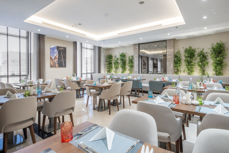 Food & Drinks 4, Three Pearls Musalli Makkah, Makkah