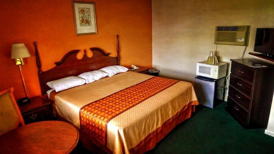 Bedroom 3, NASSAU HOLIDAY MOTEL, Nassau
