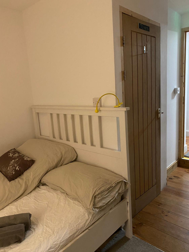 Others 2, EdinB&B, Edinburgh