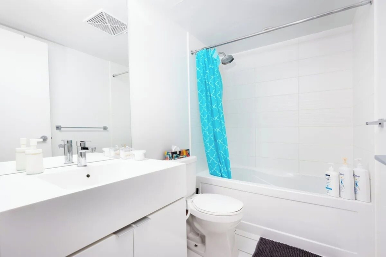 Bathroom 4, World Wide Stays Suite - Entertainment, Toronto