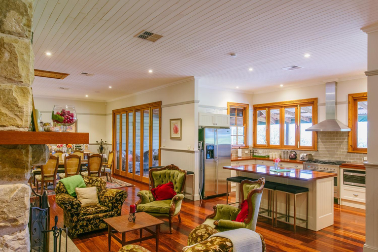 Food & Drinks 5, Hanging Tree Wines Homestead, Cessnock