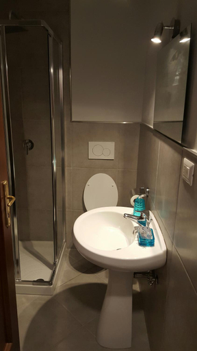 Bathroom 4, Wonderful Time Rome, Rome