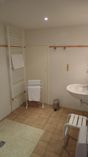 Bathroom, Domaine Les Bachats, Moselle