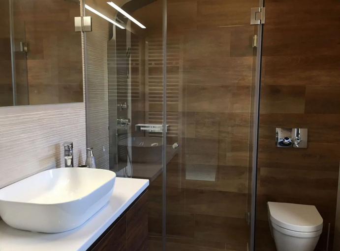 Bathroom 3, Modern Villa With Private Heated Pool and Lounge Area for a Relaxing Stay, Marina