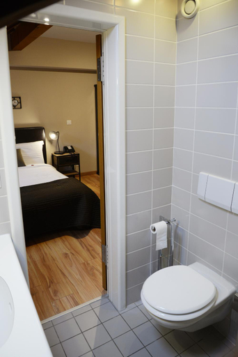 Bathroom 3, Auberge Communale de Carouge, Genève