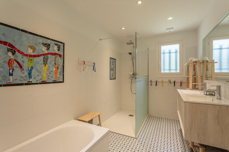 Bedroom 3, LANDAGAINA Villa with heated pool and garden Guethary close to Biarritz, Pyrénées-Atlantiques