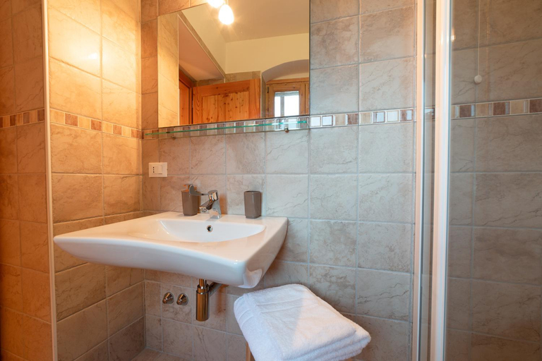 Bathroom 3, Limaro B&B, Trento